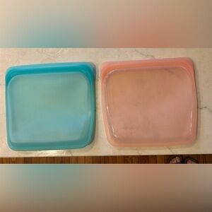 Two Stasher branded Sandwich bags